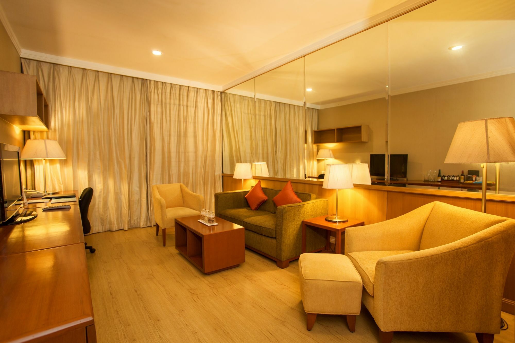 Ellaa Hotel Gachibowli Hyderabad Eksteriør bilde